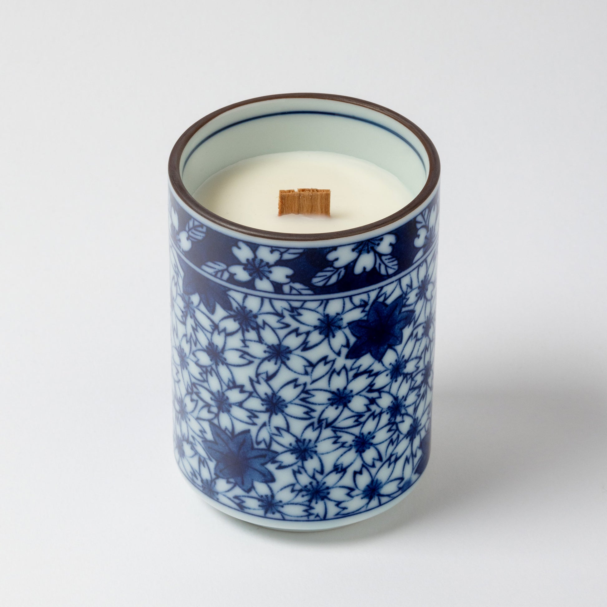 Ume Pattern Japanese Yutori Scent Candle with wooden wick, hand poured lacquer ware tea cup