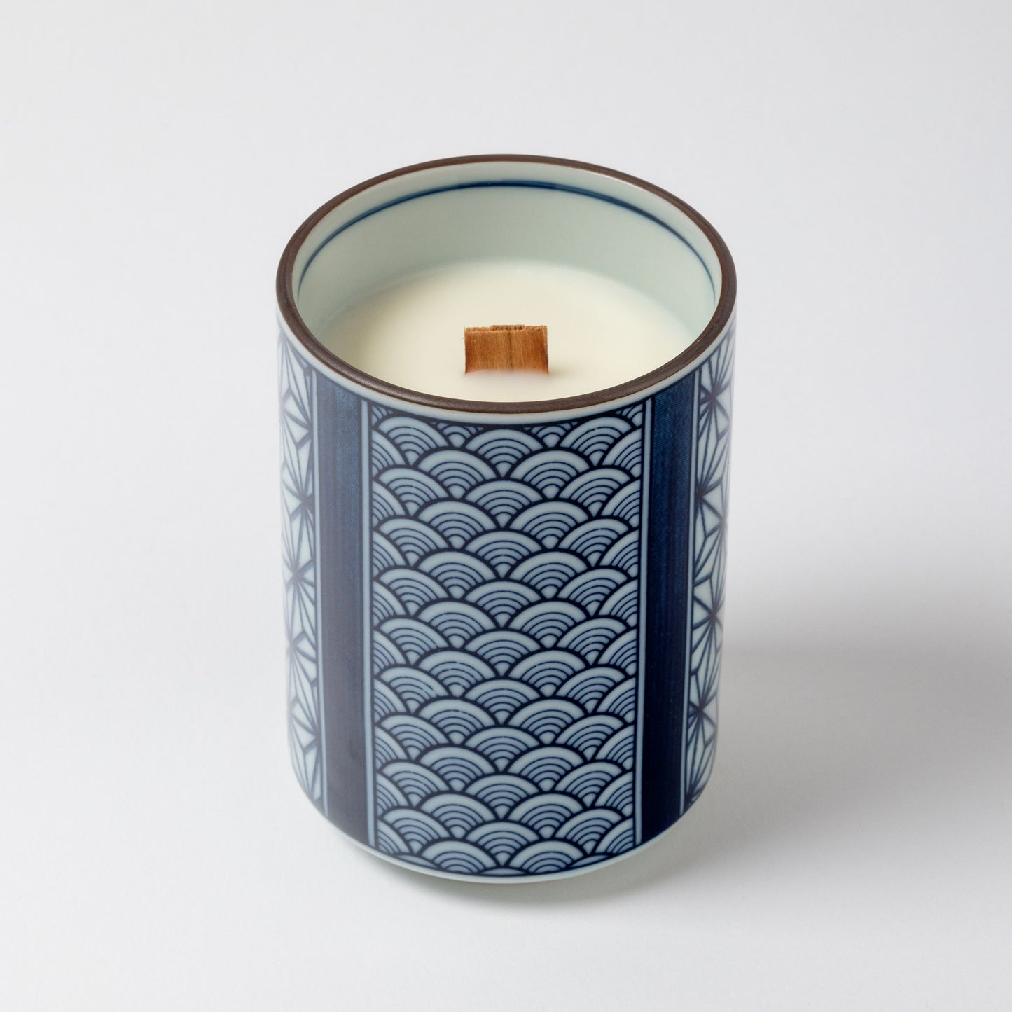 Asanoha and wave pattern Japanese Yutori Scent Candle with wooden wick, hand poured lacquer ware tea cup